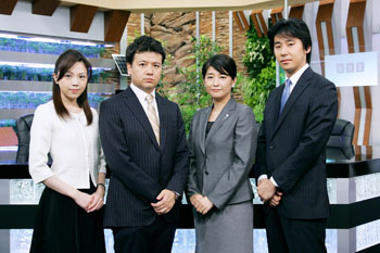 （左から）「ワールドビジネスサテライト」キャスターの森本智子さん、進藤隆富さん、小谷真生子さん、豊島晋作さん