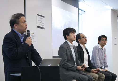 （左から）細井浩一氏（立命館大学）、藤本徹氏（東京大学）、武山政直氏（慶応大学）、井上明人氏（国際大学GLOCOM）