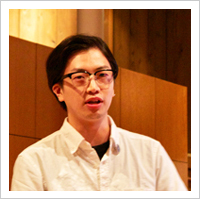 高橋氏とともにSAKELIFEを運営する生駒氏