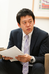 松矢順一氏