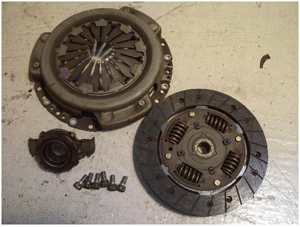 ヤフオクストアに出品している中古部品。商品の1点1点にユーモアにあふれた商品の説明が添えられている。