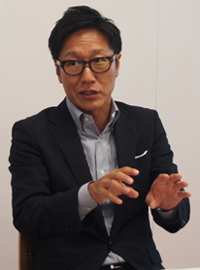 濱野氏