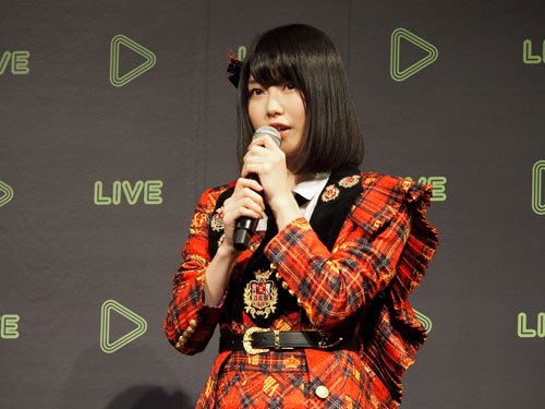 横山由依さん（AKB48 チームA）