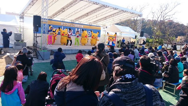 ポケストップとの連動企画。老若男女、幅広い世代から愛されているのが写真からも伝わる