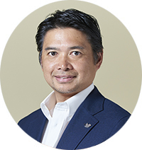 Twitter Japan株式会社上級執行役員 広告事業担当本部長 兼日本・東アジア地域事業開発担当本部長　味澤 将宏氏2012年Twitter Japan に入社。広告事業および日本・東アジア地域の事業開発を担当。Twitter入社以前は、マイクロソフトでカントリーセールスディレクター、オグルヴィ・アンド・メイザーでビジネス・ディレクターなどを歴任。