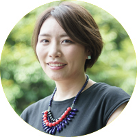 株式会社メルカリプロダクトPRマネージャー中澤 理香氏早稲田大学文化構想学部卒業後、2011年ミクシィに入社。複数の新規事業の立ち上げに従事。サンフランシスコにてテックライターとして活動後、2014年より、Yelp Japanで2人目の正社員としてコミュニティマネージャーに就任。オンライン・オフラインでのユーザーコミュニケーションを通じファンを拡大。2016年1月より、メルカリのPRに従事。