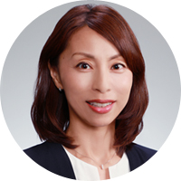 株式会社ニッセイ基礎研究所 生活研究部 主任研究員 久我 尚子氏 早稲田大学大学院修了後、2001年NTTドコモ入社。2010年よりニッセイ基礎研究所。専門は消費者行動。統計を使って暮らしを読み解いている。内閣府や総務省の委員を歴任。著書に『若者は本当にお金がないのか? 統計データが語る意外な真実』(2014、光文社新書)など。