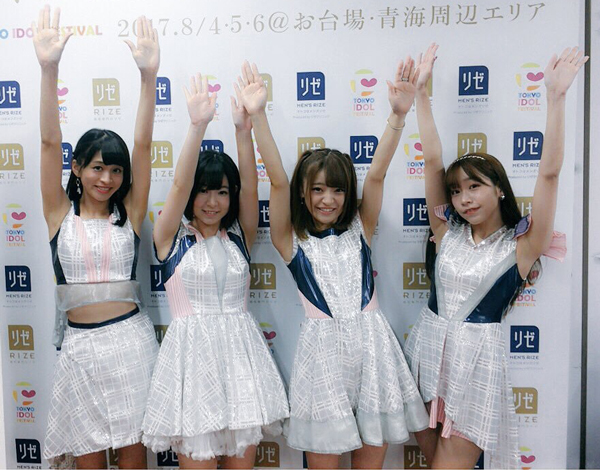 アイドルたちとコラボ