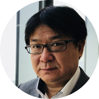 日テレラボ調査研究部 部次長　中村 知純氏大学卒業後、1992年日本テレビに入社。営業局で渉外や戦略担当として広告ビジネスに13年間携わった後、2005年から事業局のイベントプロデューサーとして数多くの企画プロデュースや新たなプロモート戦略等に従事。2013年から人事局にて採用、人材育成、組織戦略等に携わった後、2016年より新設された日テレラボにてマーケティング、R＆D、デジタルプロモーション研究等に取り組んでいる。