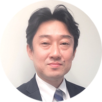 宣伝部 部長 馬場 剛史氏1995年に日本移動通信(現・KDDI)へ入社し、カスタマーサービス部門に配属。コンシューマ営業本部、コンシューマ事業企画本部にて、auショップ戦略の企画、auのリブランドや、マーケティング戦略・コミュニケーション戦略の策定に従事。2018年4月より現職。