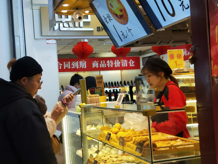 図表4　店舗がQRコードスキャナーを用意しなくても決済が可能に