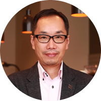 デジタル戦略本部 本部長 濱野 努氏1993年に日本マイクロソフトに入社。2003年にマーケティング部門に移動後、デジタルマーケティングを統括する部門の責任者となる。2014年よりチューリッヒ生命マーケティングコミュニケーション部長として、マーケティング、PR、Web、CSRなどを担当。2017年2月より現職。ロイヤルティプログラム「Starbucks Rewards」やデジタルを通じた顧客体験向上、エンゲージメント強化をリードしている。