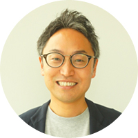 マーケティング本部 マーケティング統括部 グループマネージャー 原 央介氏2002年に新卒で三井住友カードへ入社。コールセンター運営・企画、加盟店営業を経験後、10年間リボ払いやキャッシング等、ファイナンス商品に関わる企画やCRM、Webサービスの立ち上げに従事。2017年4月より現職。キャッシュレスの普及・浸透に向け、コミュニケーション戦略設計、テレビCM等のマス広告、ネット広告、コンテンツマーケティング、CRM、SNS等を担当。