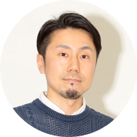 執行役員 CMO 村田 雅行氏2006年4月、楽天に入社。システム開発やシステムインテグレーション業務に従事。2009年2月、キラメックス株式会社を創業。オンラインのプログラミングスクール「TechAcademy」を立ち上げる。2016年2月ユナイテッドへ売却。2018年6月代表退任。同年8月、メルカリ執行役員CMO(Chief Marketing Officer)に就任。