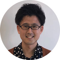 サントリー食品インターナショナル株式会社　ブランド開発事業部　阿比留隆太氏<br>2013年サントリー食品インターナショナルに入社。大阪配属となり、サンリーブおよびサントリーフーズにて量販店営業を担当。2016年にサントリー食品インターナショナルのブランド開発事業部に異動となり、「伊右衛門」「伊右衛門特茶」「烏龍茶」「黒烏龍茶」のブランドマネジメント業務に従事。現在は「伊右衛門」の商品開発・企画業務を担当。