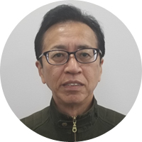 株式会社ワークマン 専務取締役 土屋哲雄氏<br>東京大学経済学部卒、三井物産入社。海外留学を経て、35歳で社内ベンチャー企業の三井物産デジタル社長に就任。本社経営企画室次長、エレクトロニクス製品開発部長、上海広電三井物貿公司総経理。三井情報株式会社取締役を経てワークマンに入社。現在は、専務取締役として経営企画・開発本部・IT・ロジスティックスを担当。