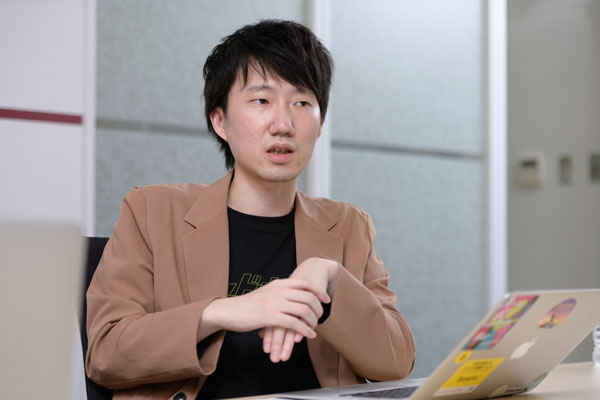 ホットリンク　ソーシャルメディア事業本部　ソリューション営業部　佐藤慈英氏