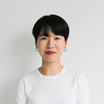 株式会社スマイルズ 広報 兼 スマイルズ生活価値拡充研究所所長(スマ研) 兼 研究員 花摘 百江氏