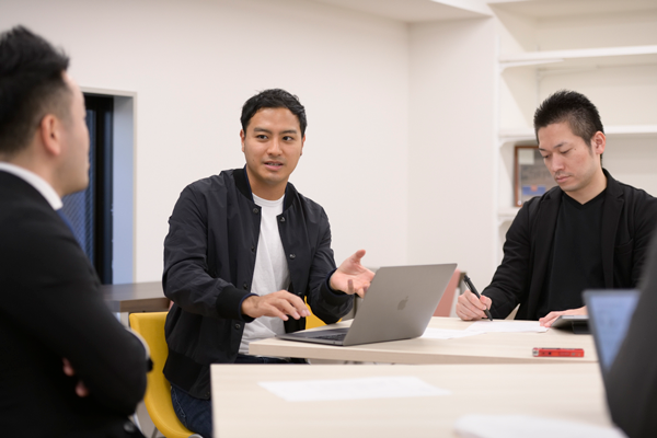 取材の様子 SPROUND Community Manager/DNX Ventures Investment VP 田中佑馬氏