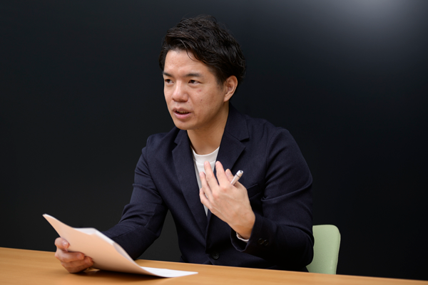 高橋君成氏1988年生まれ。外国語大学卒業後、リクルート、Criteoなどを経て、RTB Houseの日本法人立ち上げを経験。2021年から外資系の日本進出や複数の日本企業のアドバイザーを兼任。