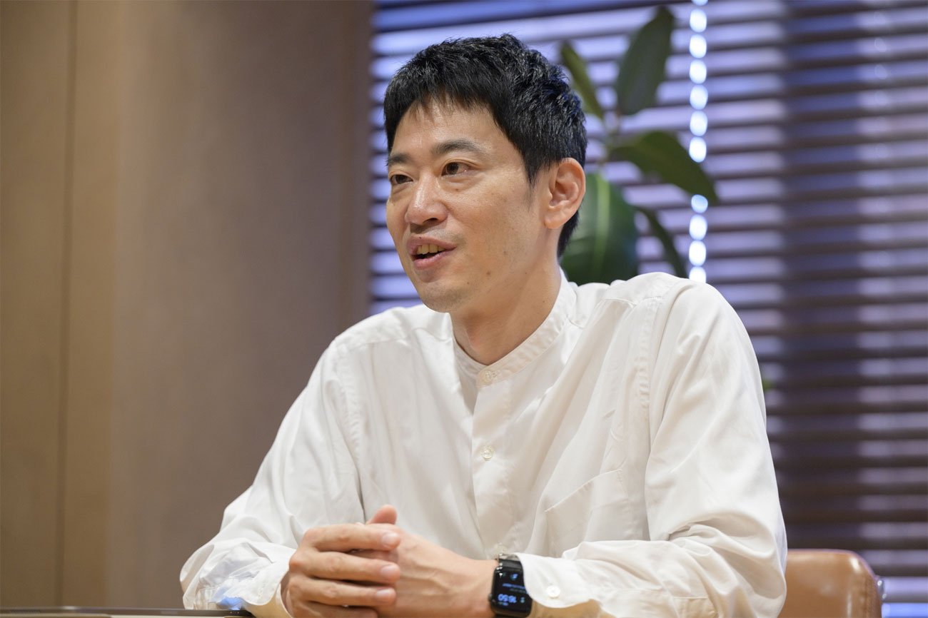  M-Force株式会社 代表取締役 ⻑ 祐氏<br />東京大学大学院卒業後、P&G入社。ジレット、ジョイ、SK-II、BRAUN、Oral-Bなど多岐にわたるカテゴリーのブランドマネジメントを行い、P&Gジャパン執行役員に就任。2019年より、M-Force株式会社代表取締役に就任し、持続的な事業成長をもたらす顧客起点マーケティング「9segs®」の運用ツール「9segs Analyzer」の開発・導入・運用支援を行っている。