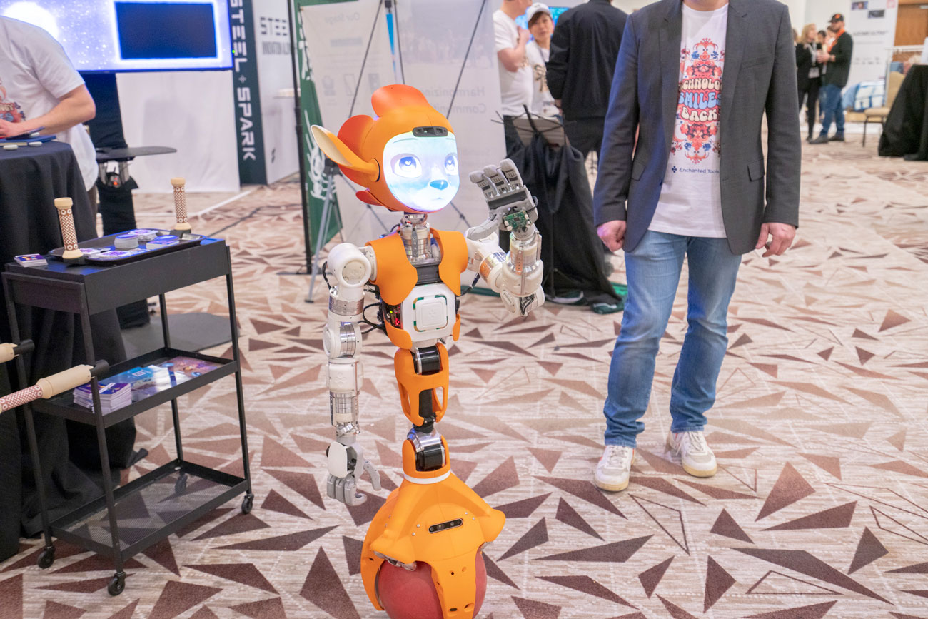 「Miroka Prototype: A Robot With Character」の展示の様子
