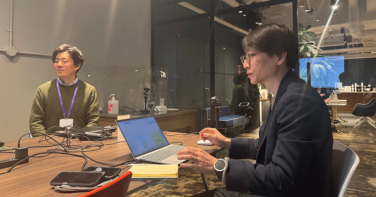 写真左:株式会社中国新聞社 メディア開発局 野坂 健三郎氏、写真右:同社 メディア開発局 明知 隼二氏