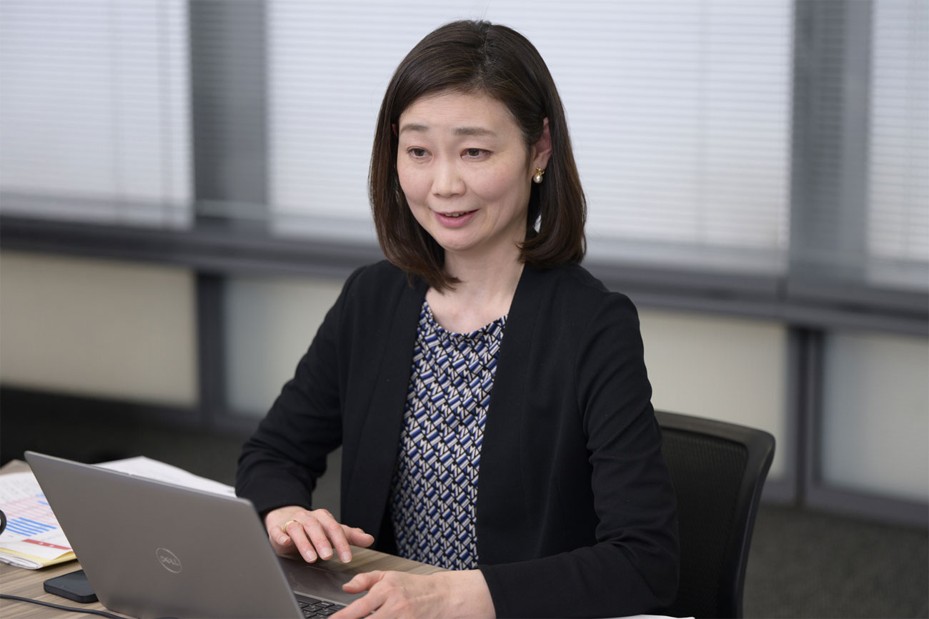 株式会社電通　電通メディアイノベーションラボ<br />電通メディアイノベーションラボ 研究主幹　榊原 理恵氏<br />研究開発本部、電通総研出向、新聞局データソリューション部長などを経て2024年より現職。共同研究として吉田秀雄記念財団助成研究「広告が企業価値に及ぼす影響に関する実証研究」など。現在の研究領域はメディア・情報行動。