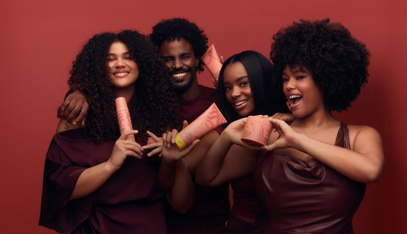 テクスチャードヘアの魅力が伝わるPattern beautyのクリエイティブ（ECサイトhttps://patternbeauty.com/より）