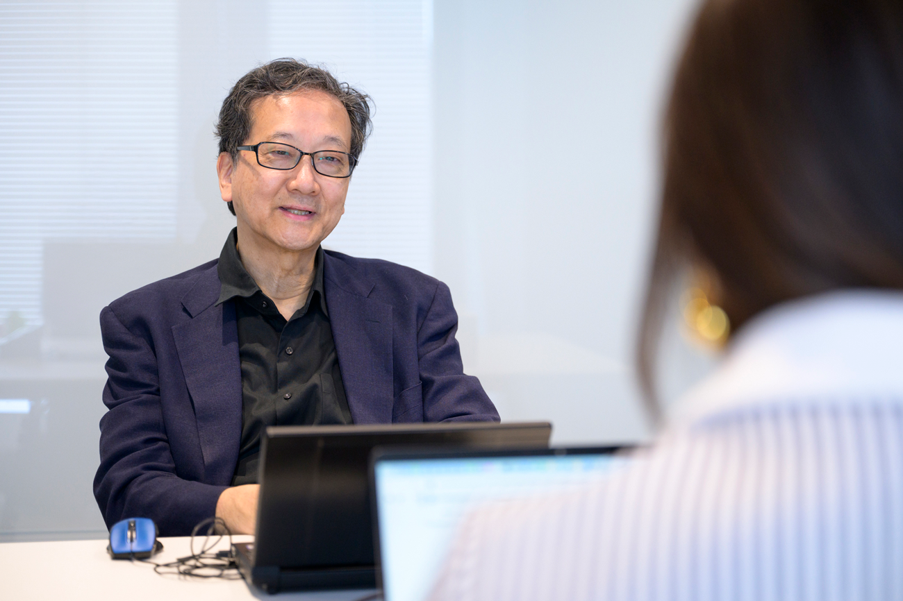 中央大学　名誉教授　田中洋氏