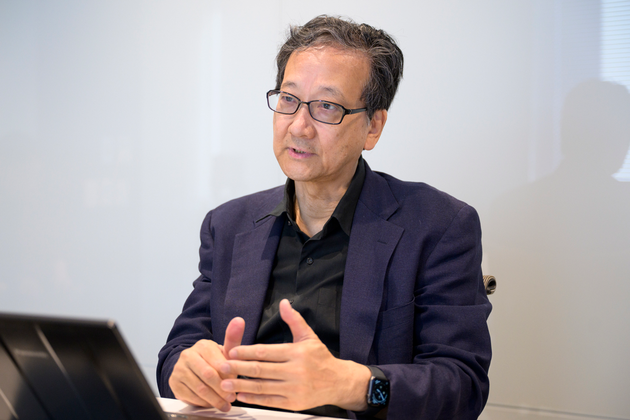 中央大学　名誉教授　田中洋氏