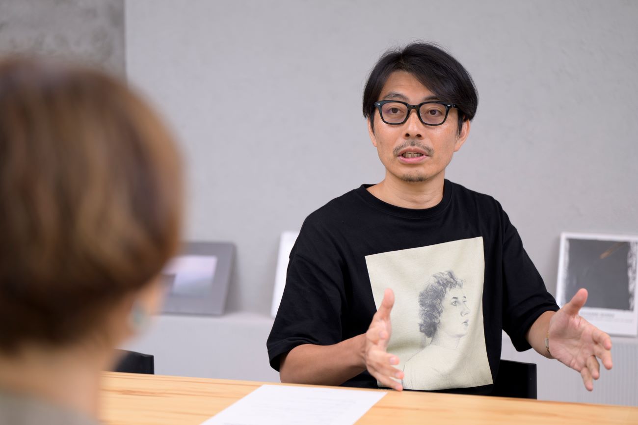 画像を説明するテキストなくても可