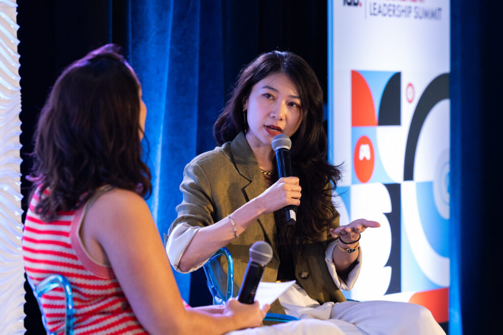 (左から:シンシア・ガビラン(IAB/SVP, センター・オブ・エクセレンス&業界イニシアティブ担当)、メレディス・チャン(TikTok/メジャメントパートナー&グローバル代理店リード))