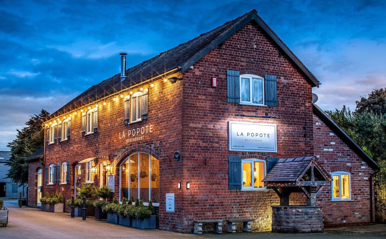 画像を説明するテキストなくても可