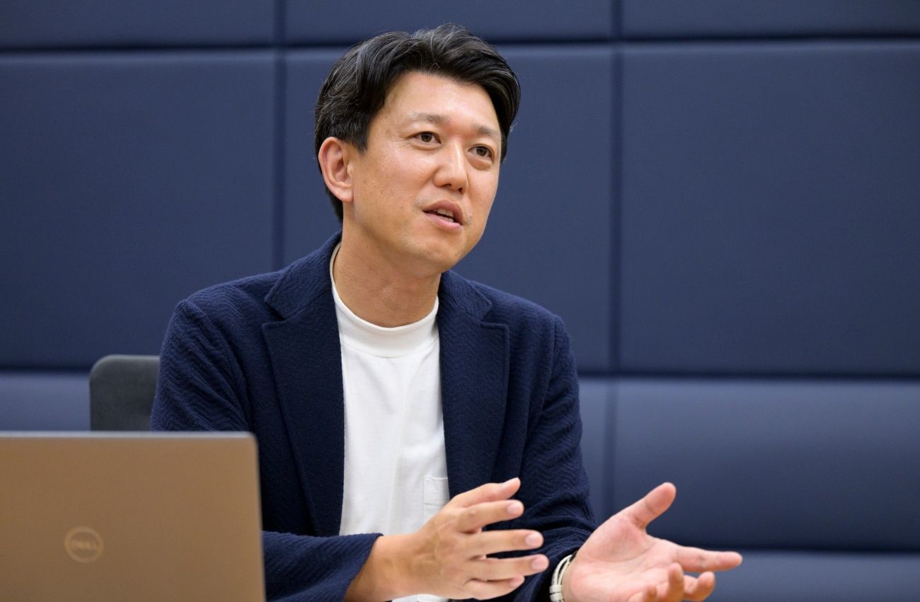 株式会社電通 第6マーケティング局CXコンサルティング1部長 松林哲也氏クライアントのブランドやサービスが顧客とつながり続け、ストック型のマーケティングを実現できる体験設計を支援。2024年まで電通デジタルに出向し、「CX-Connect」の構想全体を統括した。今回のプロジェクトでは、各施策がマーケティングで果たす役割についての方針の擦り合わせなど、全体構想のリードを担う。