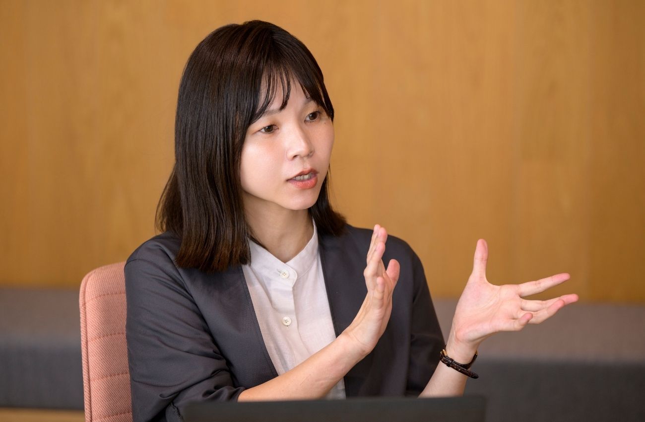 株式会社電通デジタル アドバンストクリエイティブセンター ブランデッドダイレクトクリエイティブ第4事業部 松村朋美氏クリエイティブプランナーとして、顧客獲得を目的としたダイレクト領域の広告プロジェクトをリード。データ分析に基づいた戦略立案から企画・制作ディレクション、配信後の効果測定までを一貫して担い、PDCAを回しながらクライアントの成果に直結するクリエイティブを追求する。