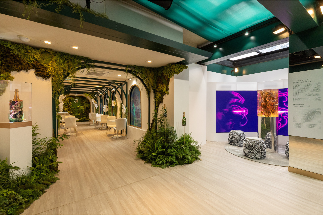 会場2階には、今期のコラボレーションアーティストであるマルシン・ルサック氏のアート作品を展示。イベントでは同氏が手掛けた限定デザインボックスをも先行販売された