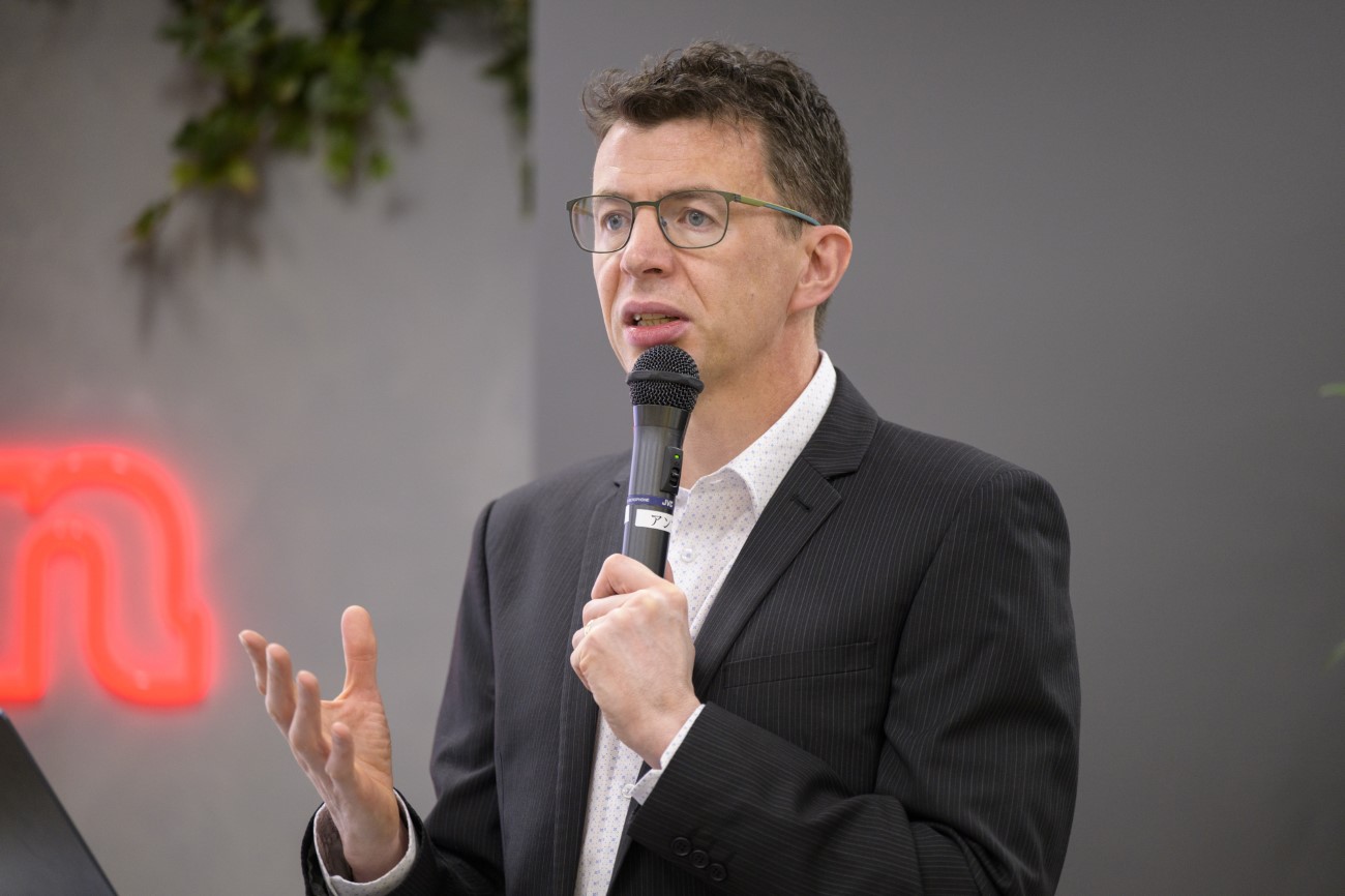 画像を説明するテキストなくても可