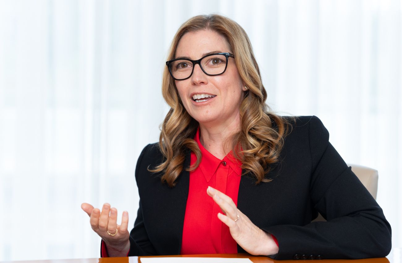 Spotify JAPAC広告事業部統括／Head of Advertising Sales, JAPAC at Spotify エリサ・ケルサル／Elisa Kelsall氏グローバルテック企業および広告分野で3ヵ国にわたり18年間成長を牽引してきた。現在はSpotifyにおいて、日本およびアジア太平洋地域の広告事業を統括する。Spotify入社前は、グーグルで10年間、新規事業カントリーマネージャーなどを歴任。その後、TikTokオーストラリア初のコマーシャルリードとして事業を推進し、さらにIBMでは2年間にわたりパートナーエコシステムを率いた。