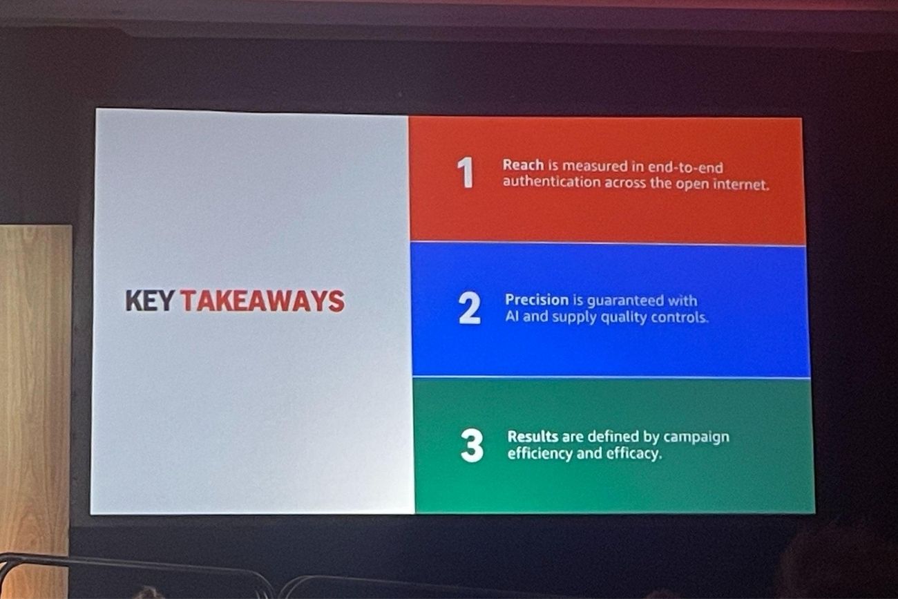 画像を説明するテキストなくても可