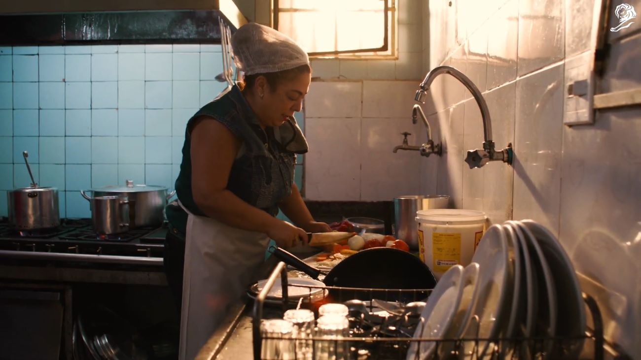 画像を説明するテキストなくても可