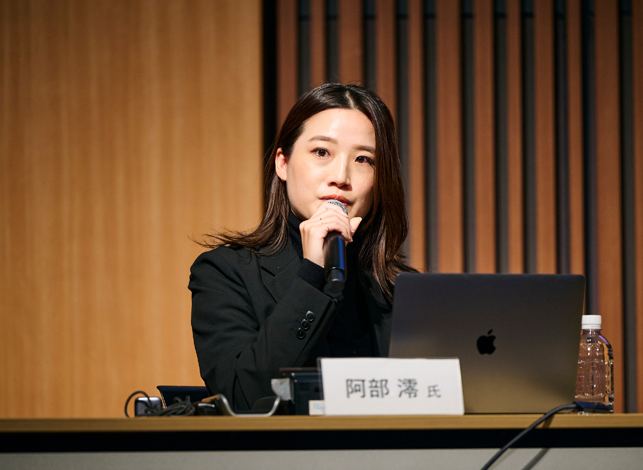 画像を説明するテキストなくても可