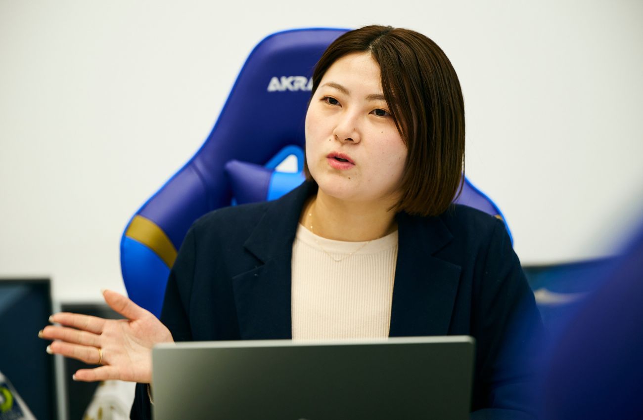 ユニークビジョン株式会社　クライアントパートナー第1グループ ディレクター　桑原瑠璃氏クライアントパートナーのチームに所属し、情報発信サービスや小売業界のクライアントを担当。今回は事業部を横断する形でプロジェクトに参加し、LINEシェアキャンペーンの実運用を担う。