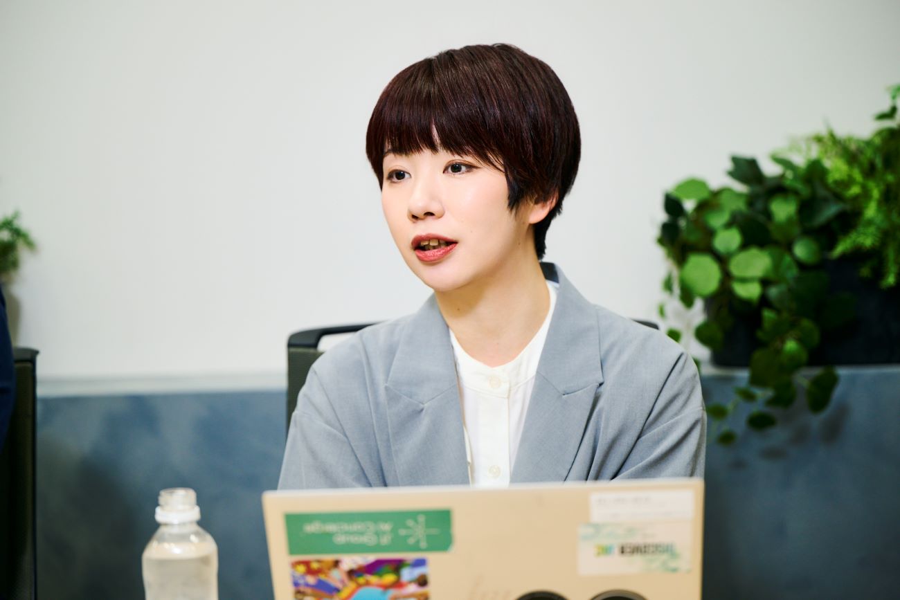 画像を説明するテキストなくても可