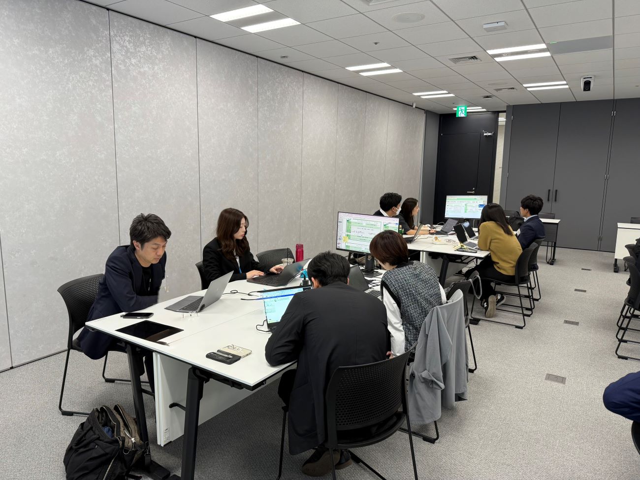 画像を説明するテキストなくても可