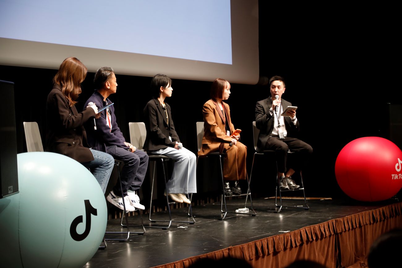 画像を説明するテキストなくても可