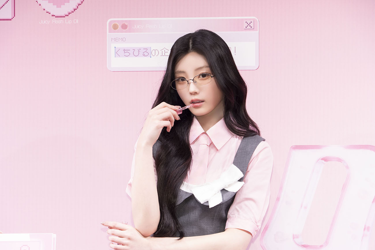 ロムアンドのグローバルモデルを務めるILLITのWONHEEさん