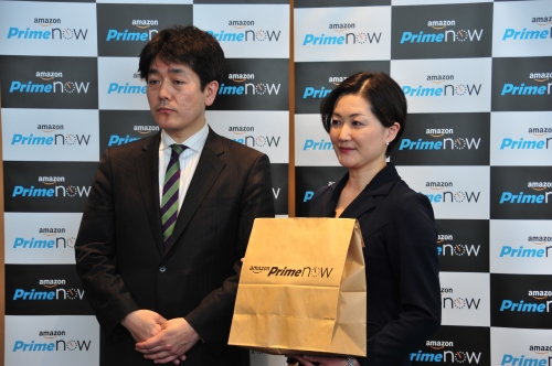 ココカラファイン 販促マーケティングチーム マネジャー 郡司昇氏（左）と、アマゾン・ジャパン Prime Now事業部部長の永妻玲子氏