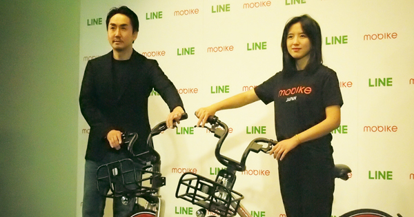左：LINE株式会社 代表取締役社長 CEO 出澤剛氏 / 右：株式会社モバイク 創業者 Hu Weiwei氏