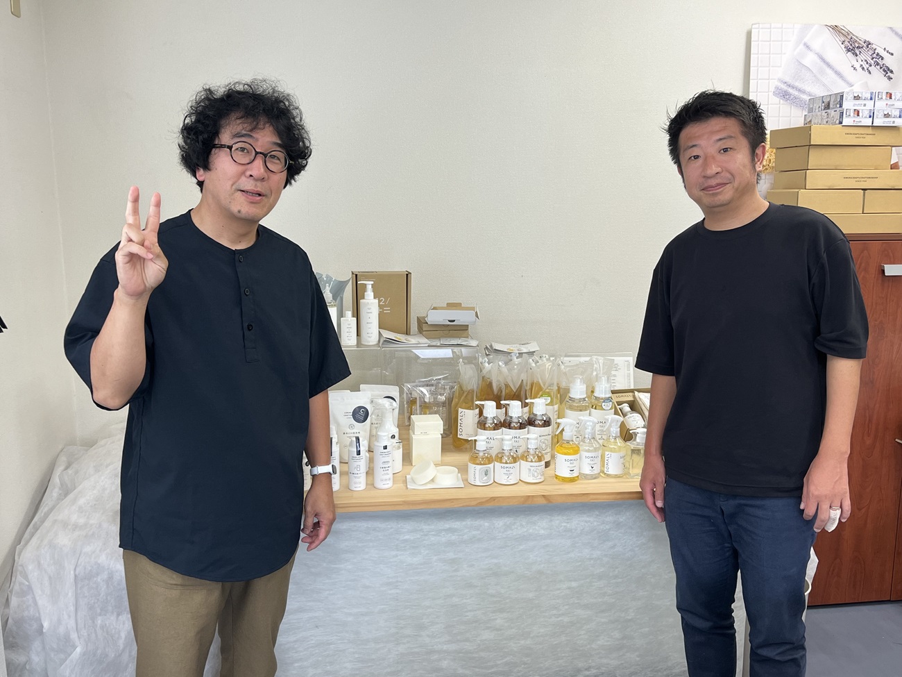 （写真左）木村石鹸工業株式会社 代表取締役 木村祥一郎氏／（写真右）木村石鹸工業株式会社 営業・マーケティング部 マーケティングチーム リーダー 金永樹氏